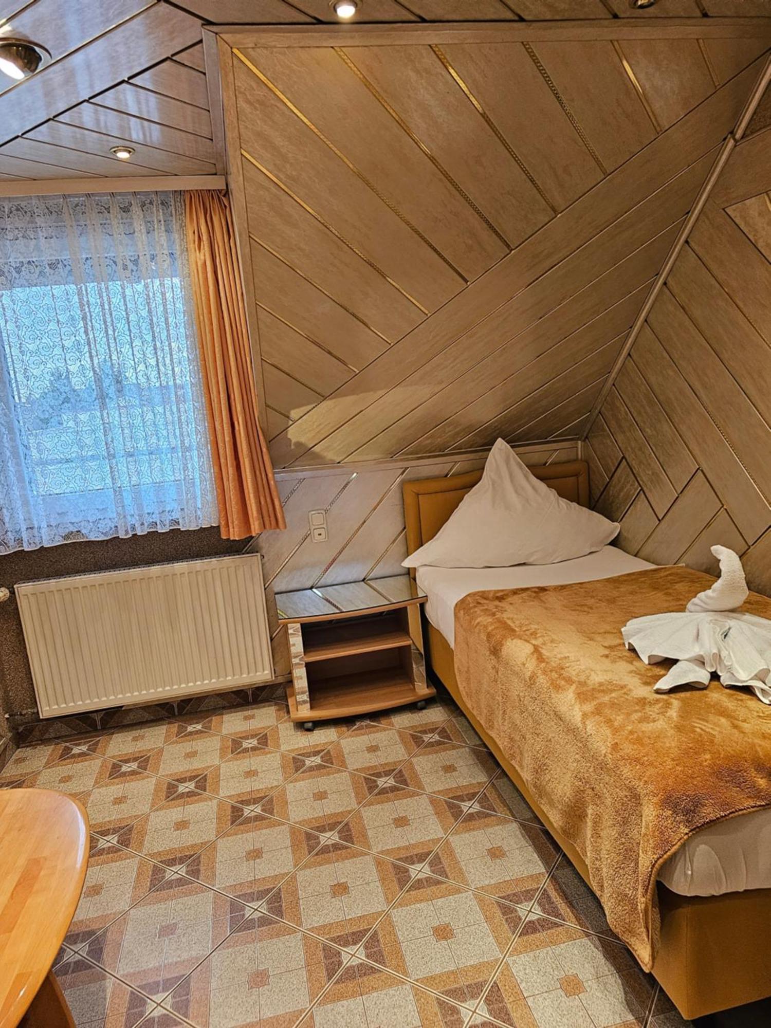 Hotel Tenne Viernheim Εξωτερικό φωτογραφία