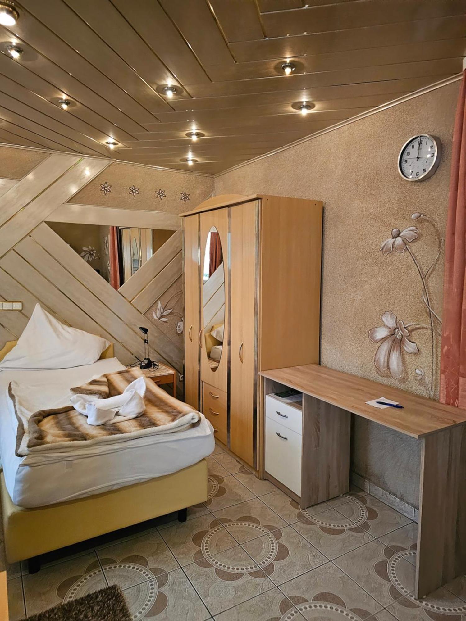 Hotel Tenne Viernheim Εξωτερικό φωτογραφία